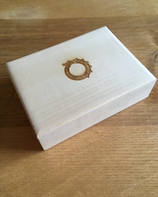 Hedarot: žolíky/kanasta - 2 balíčky, dřevěná krabička